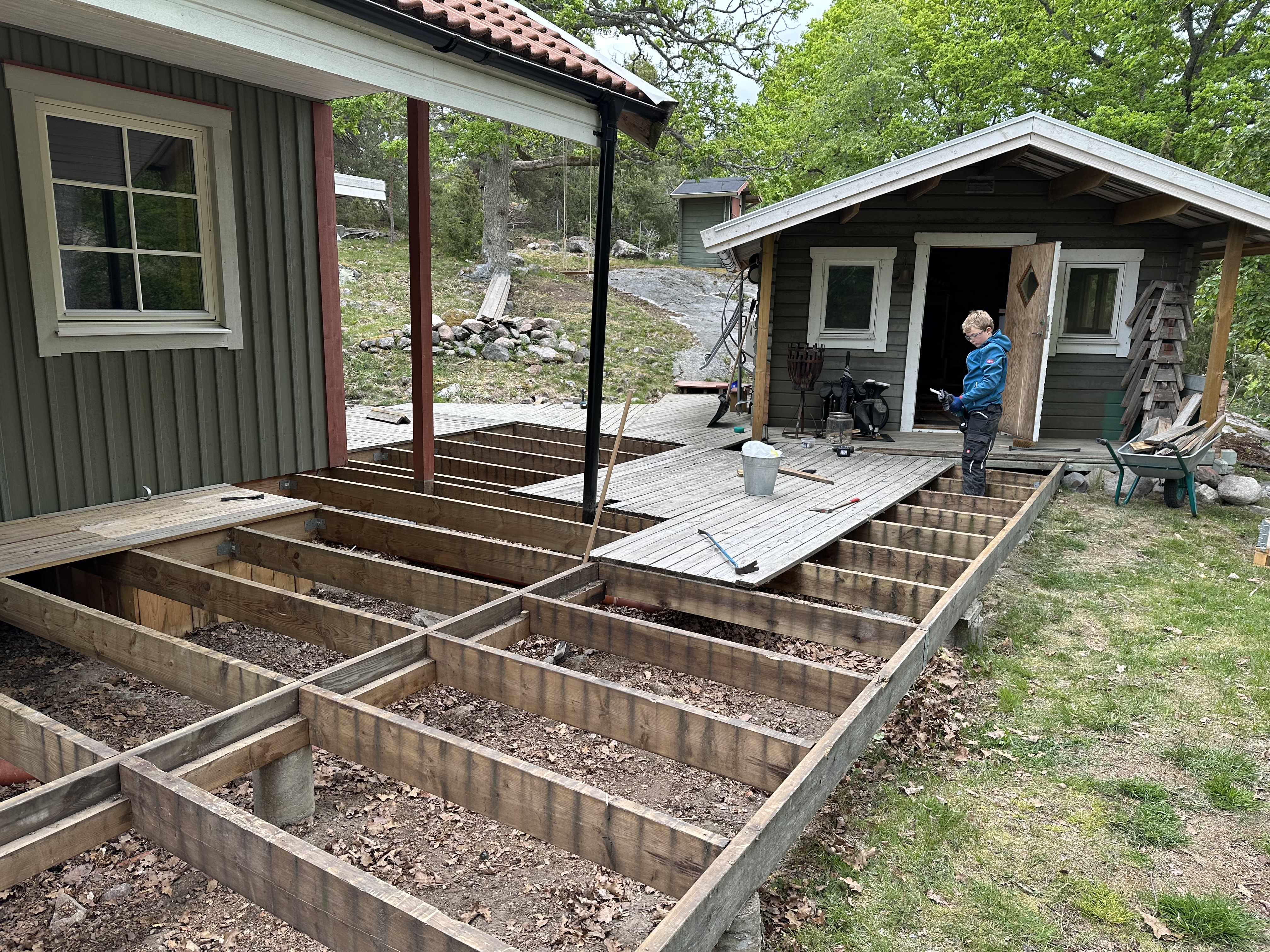 Alte Terrasse wird abgebaut